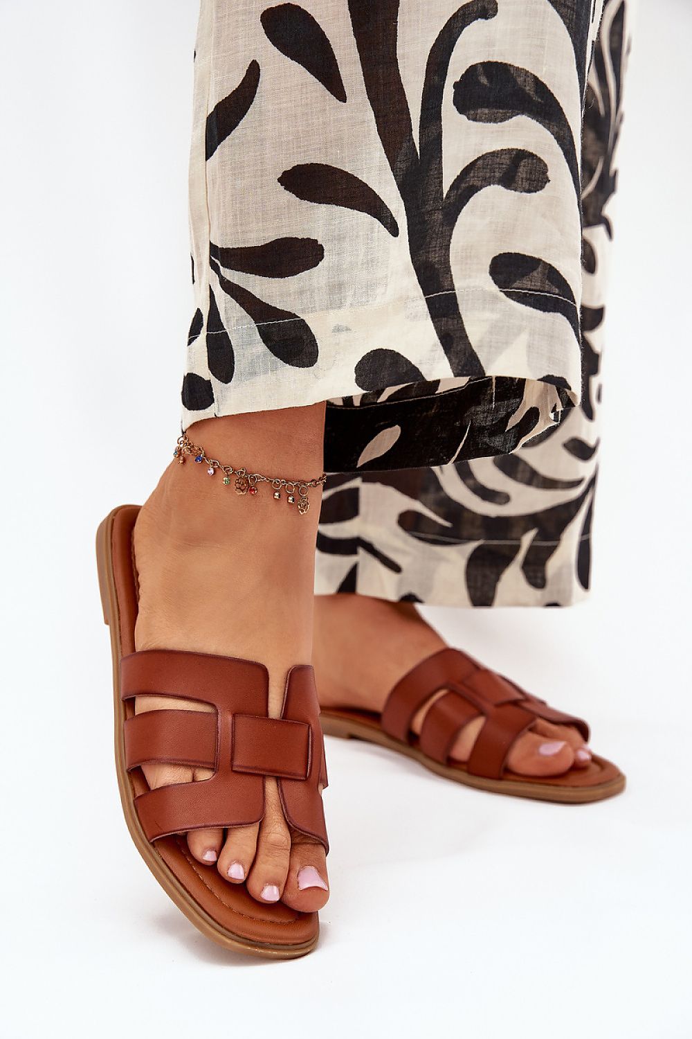 Clacquettes model 216115 Step in style
