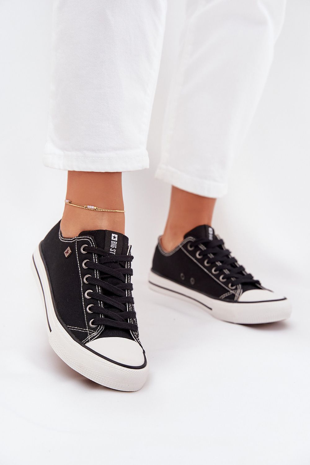 Baskets model 216375 Step in style