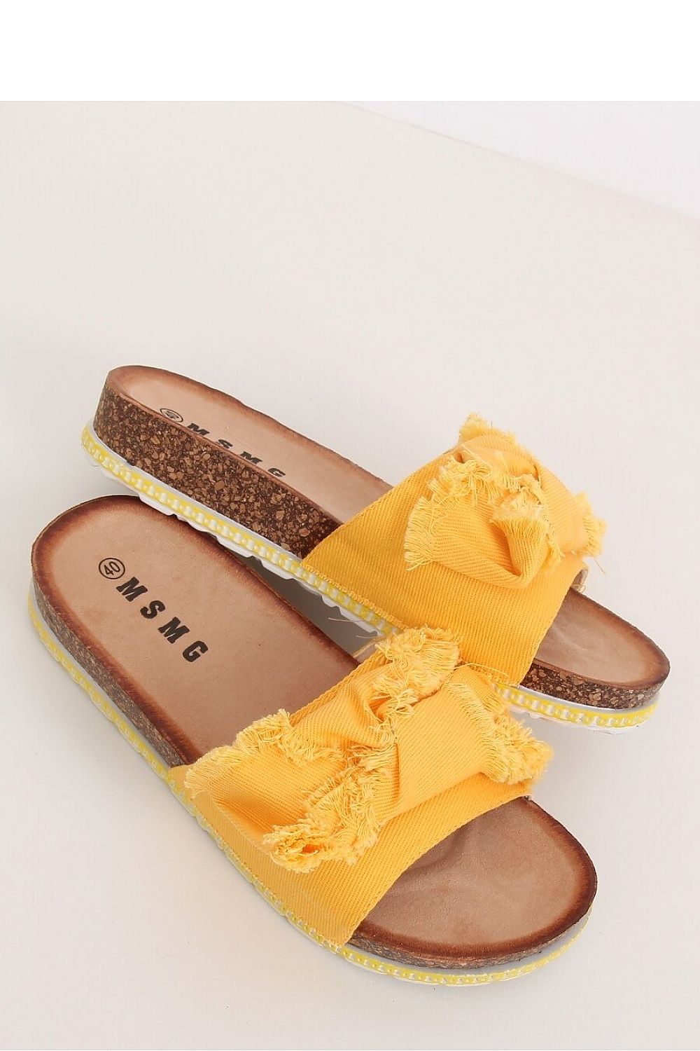 Clacquettes model 145821 Inello