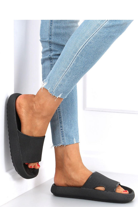 Clacquettes model 162812 Inello