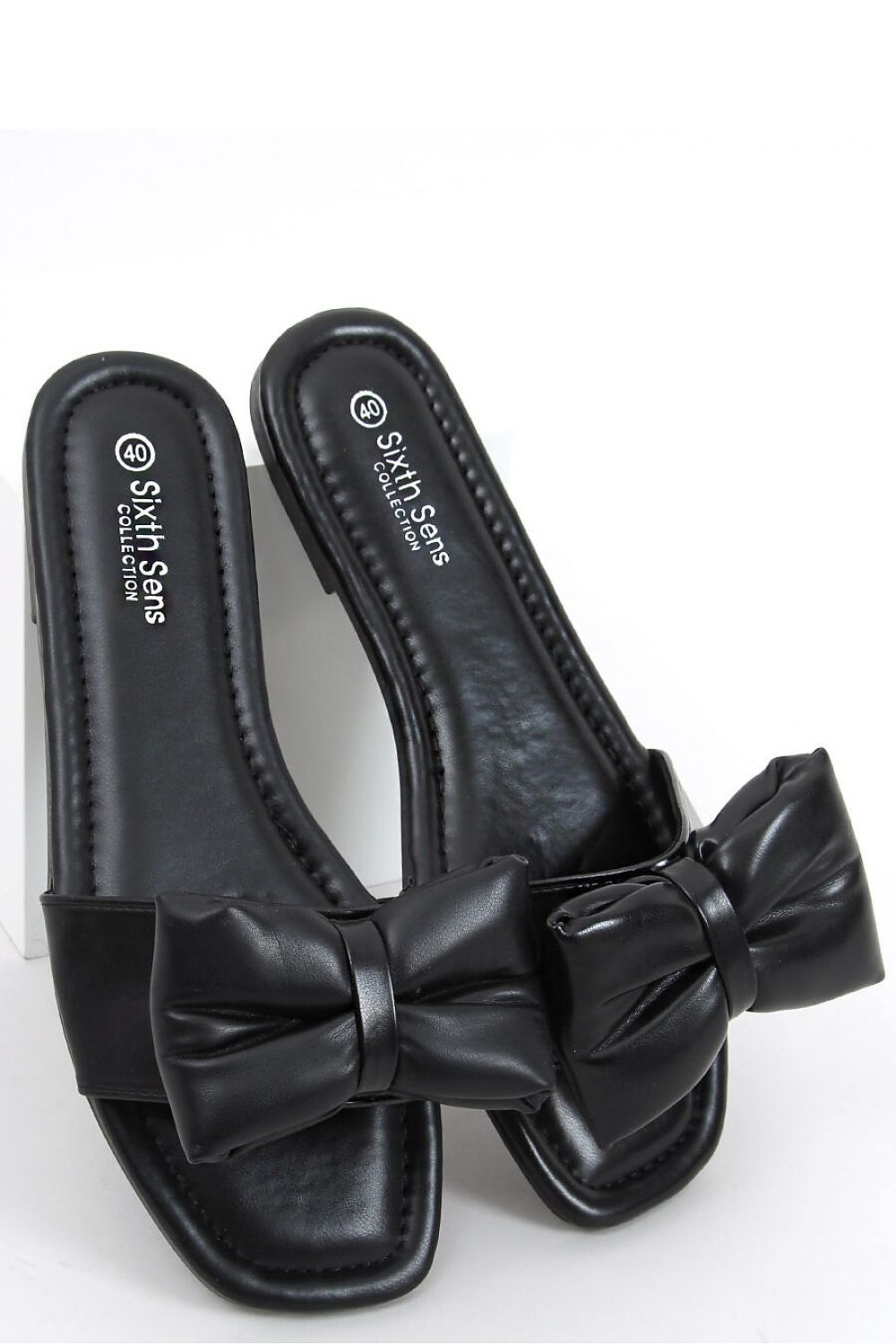 Clacquettes model 164389 Inello