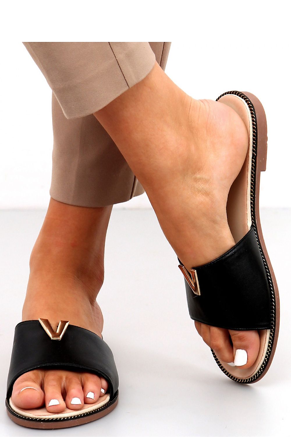 Clacquettes model 164879 Inello