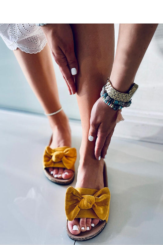 Clacquettes model 166518 Inello