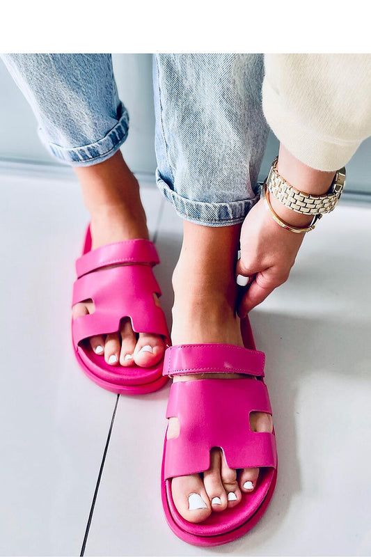 Clacquettes model 167264 Inello