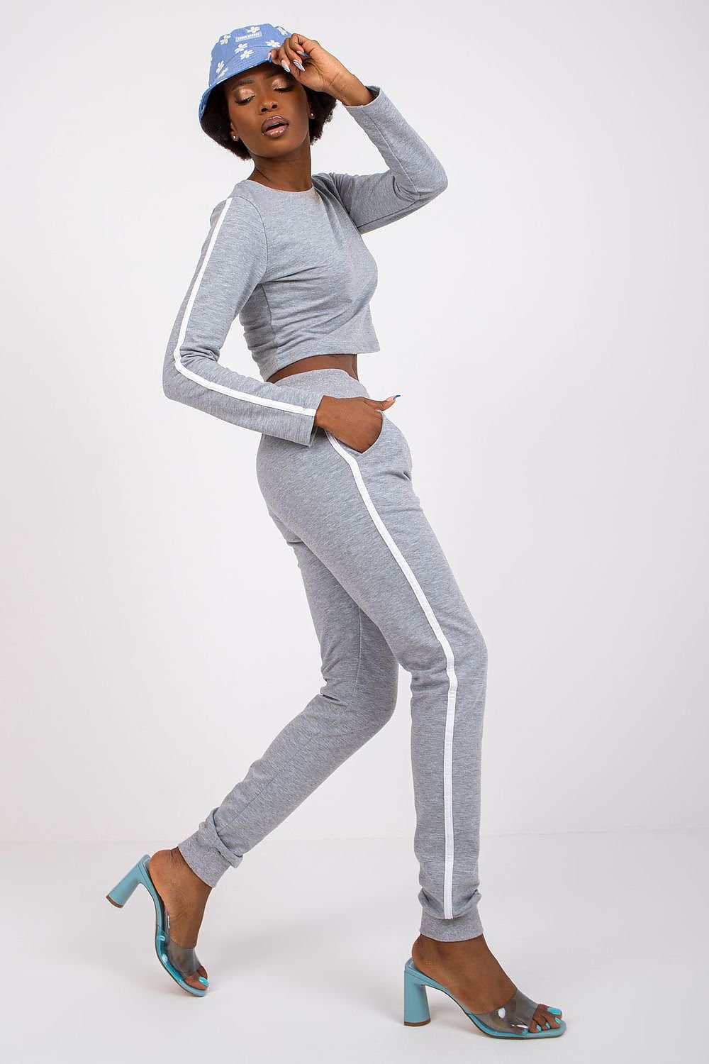 L`ensemble model 168939 Rue Paris