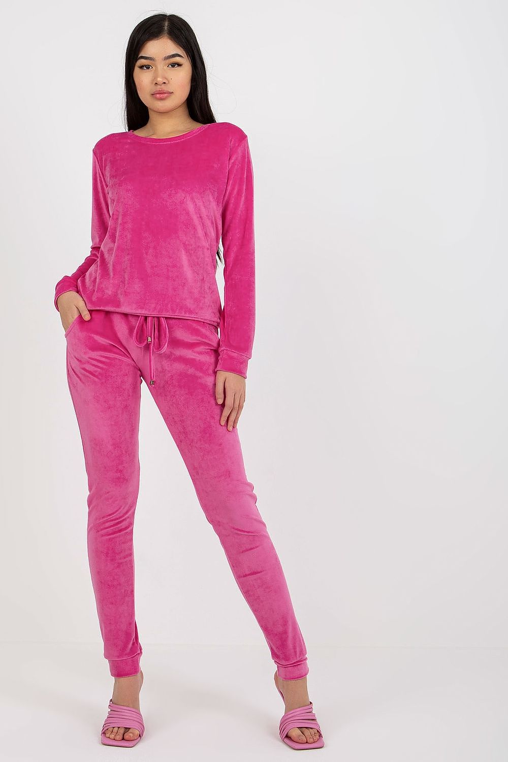 L`ensemble model 175112 Rue Paris