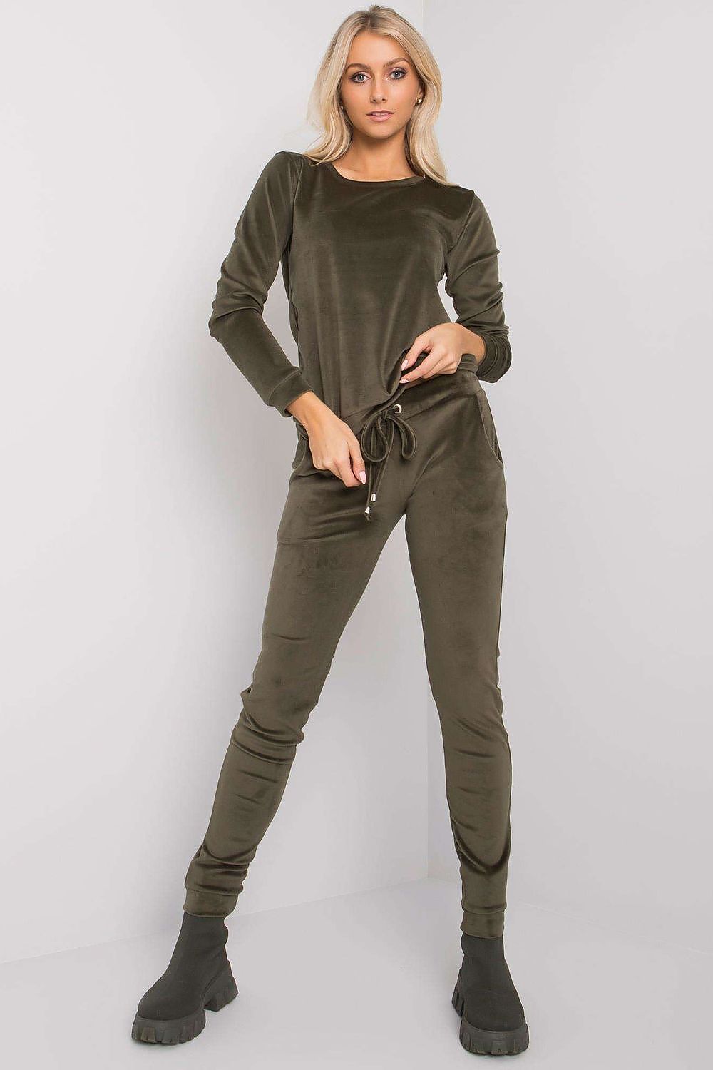 L`ensemble model 175112 Rue Paris