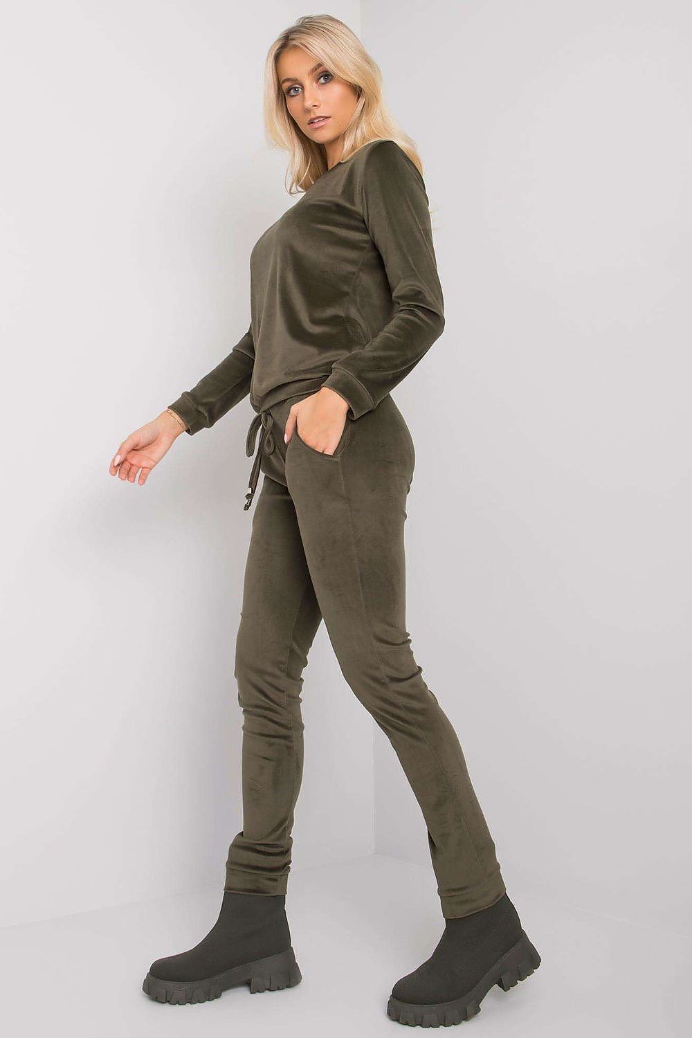 L`ensemble model 175112 Rue Paris