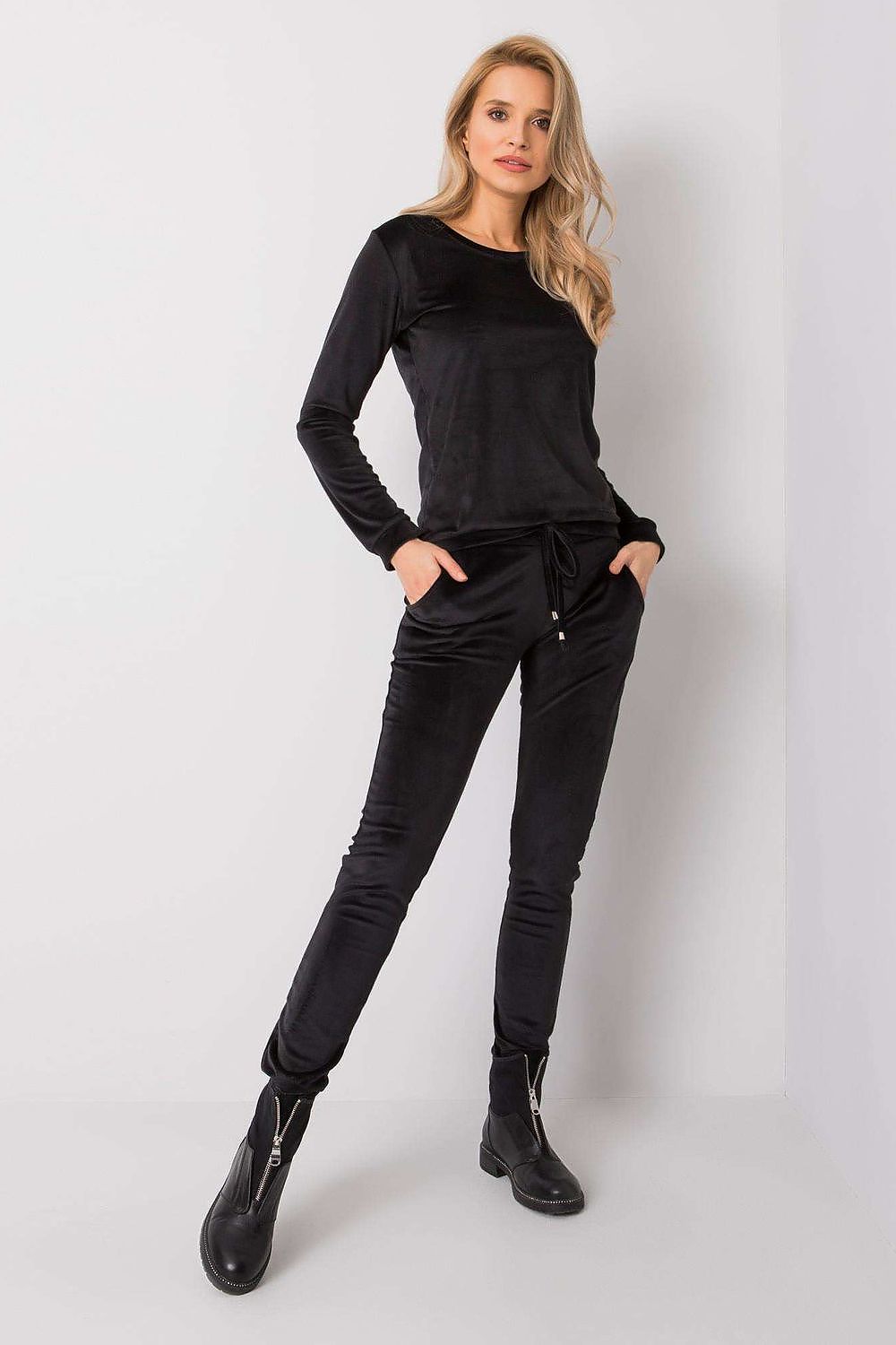 L`ensemble model 175112 Rue Paris