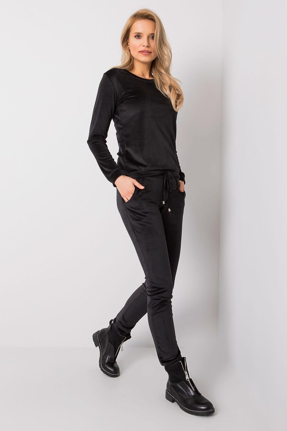 L`ensemble model 175112 Rue Paris