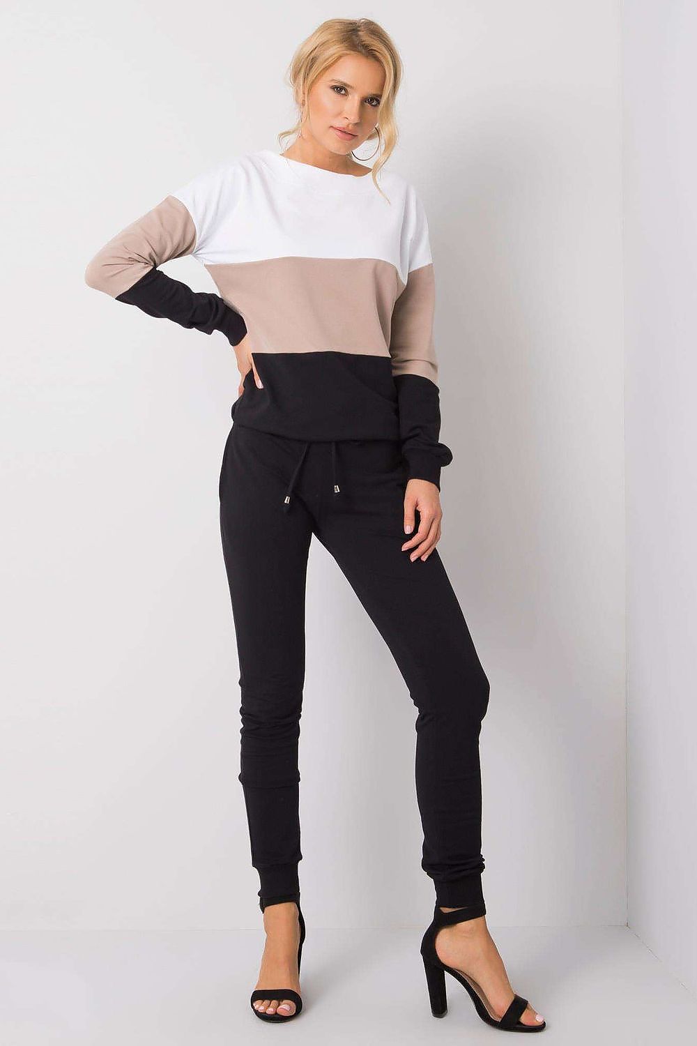 L`ensemble model 175129 Rue Paris