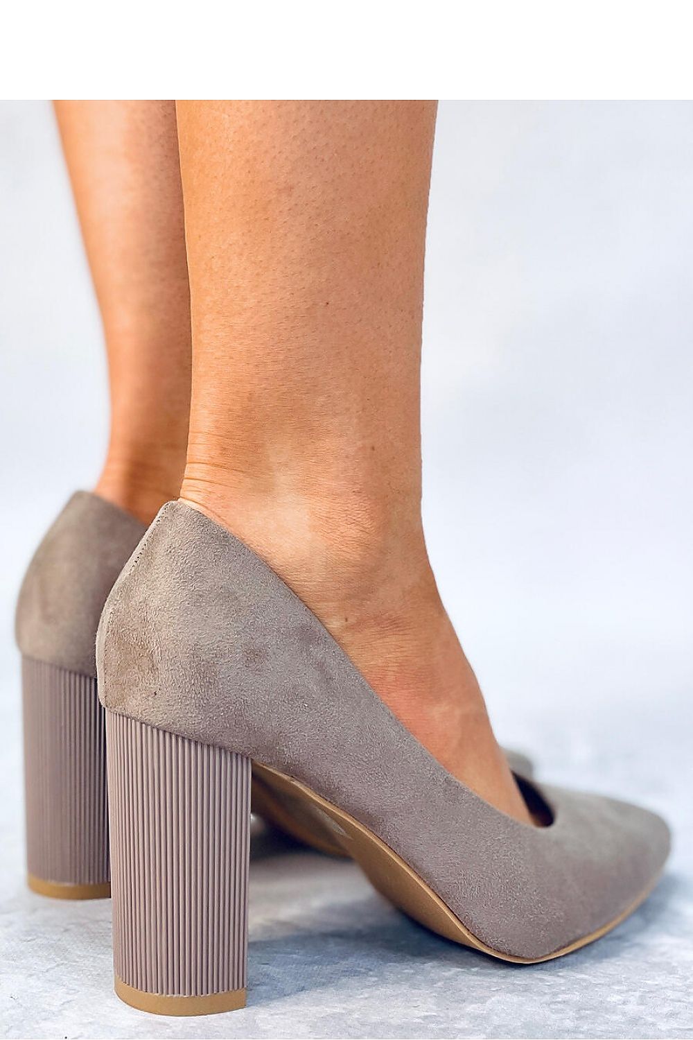 Wide heel pumps model 176095 Inello