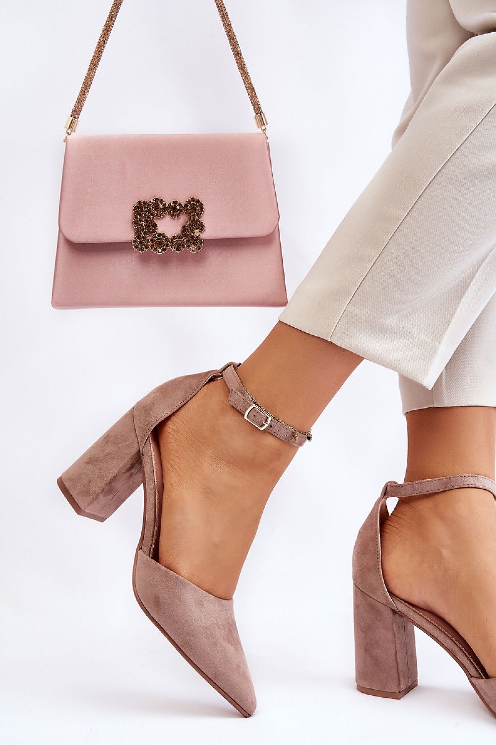 Wide heel pumps model 181456 Step in style