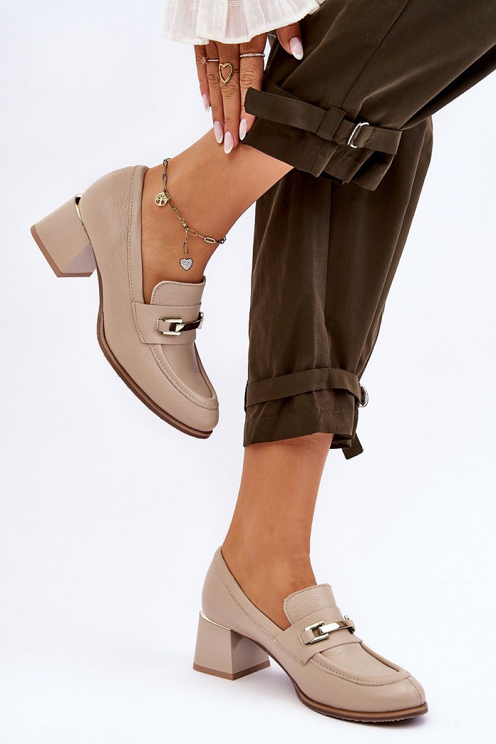 Step in style model 184007 heeled pumps