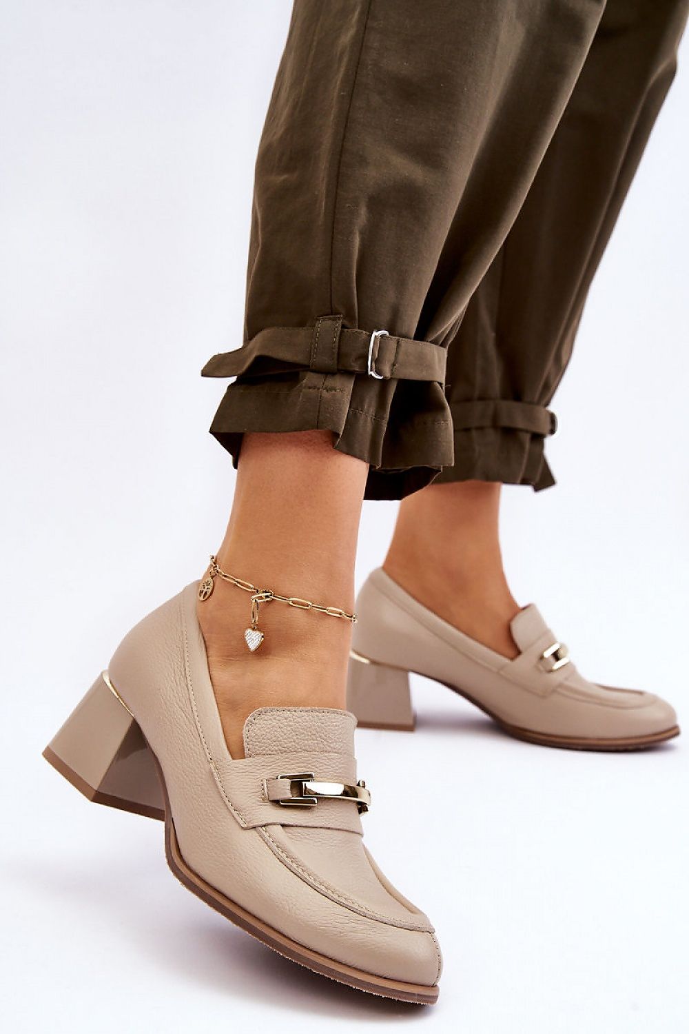 Step in style model 184007 heeled pumps