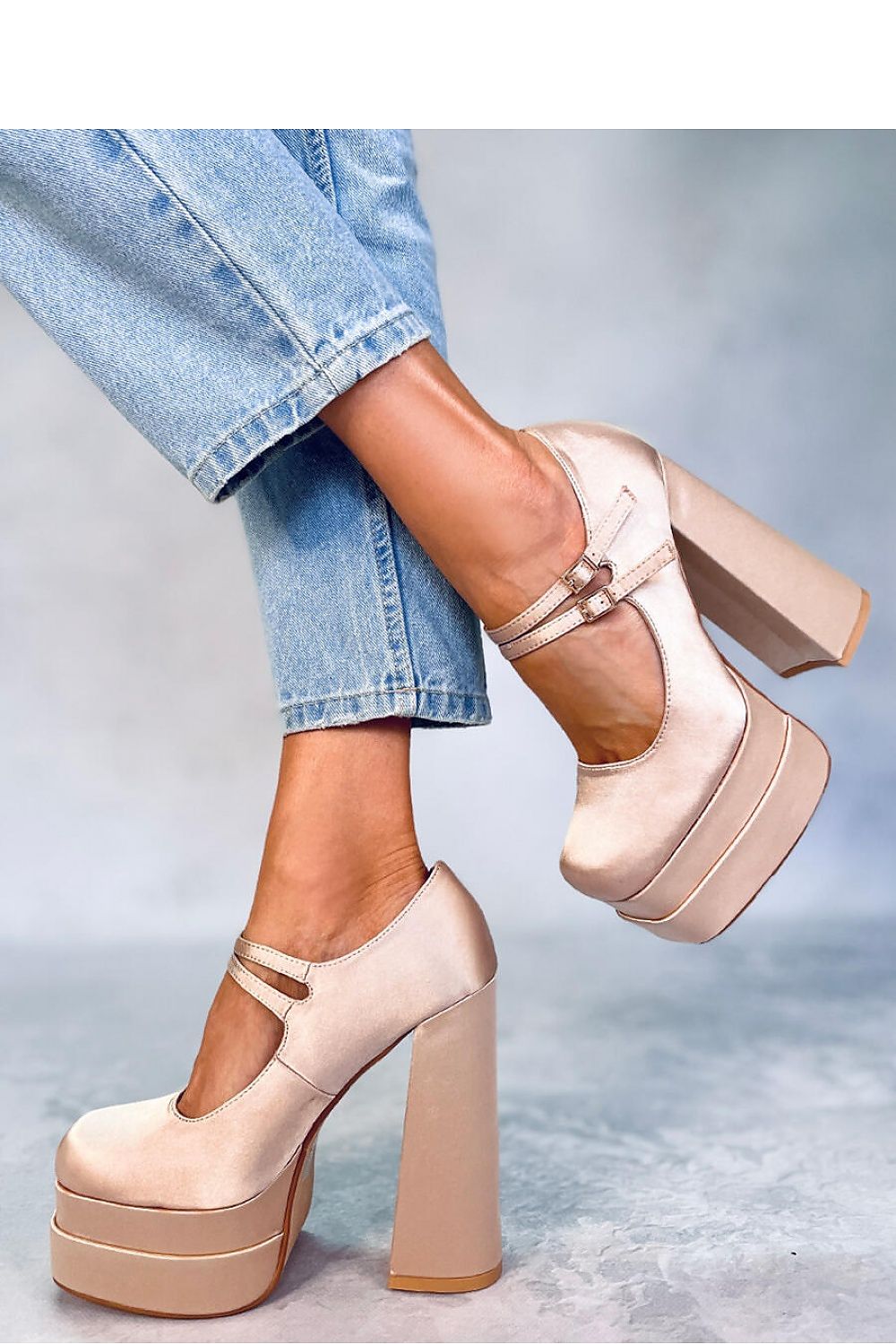 Inello model 176977 platform pumps