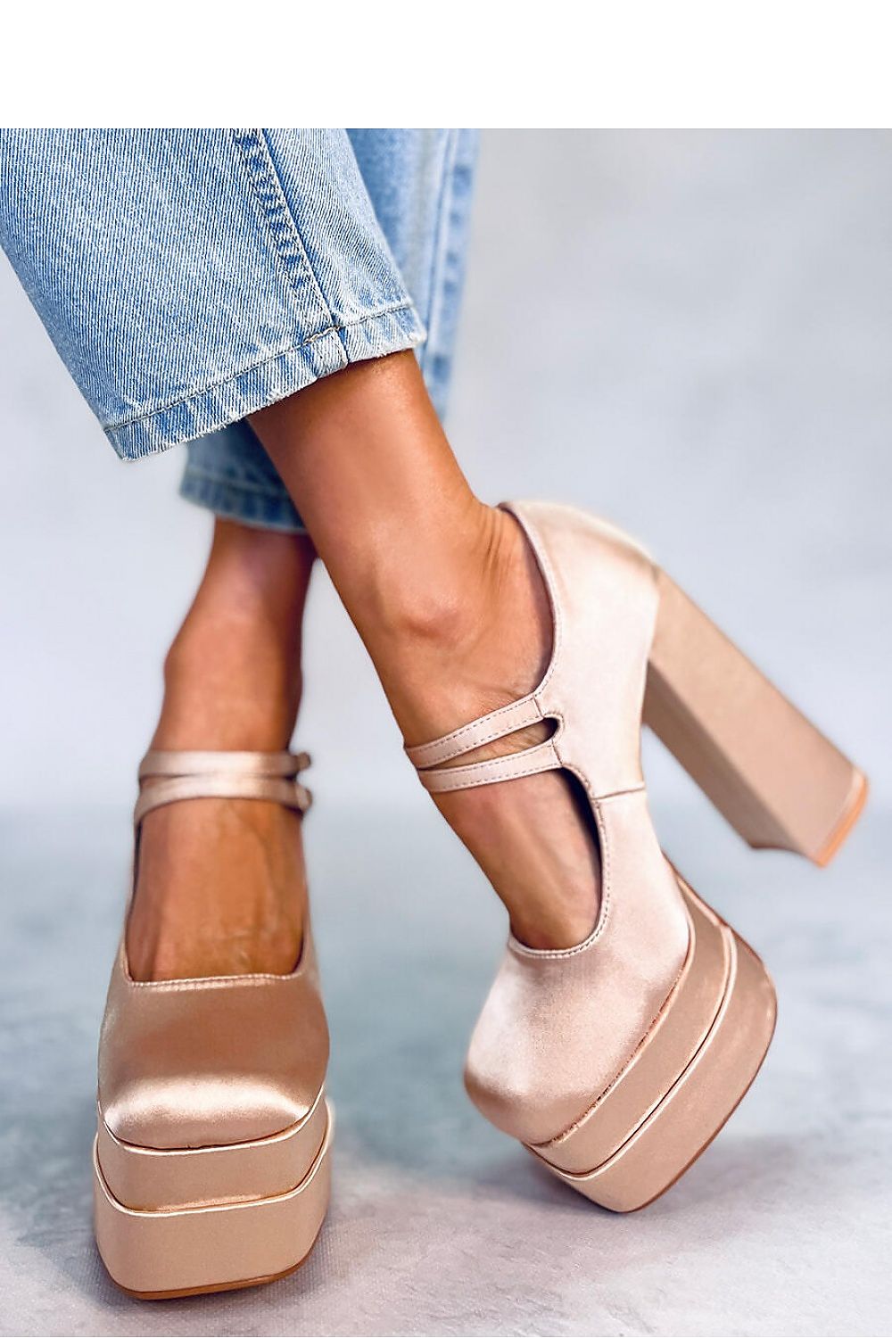 Inello model 176977 platform pumps
