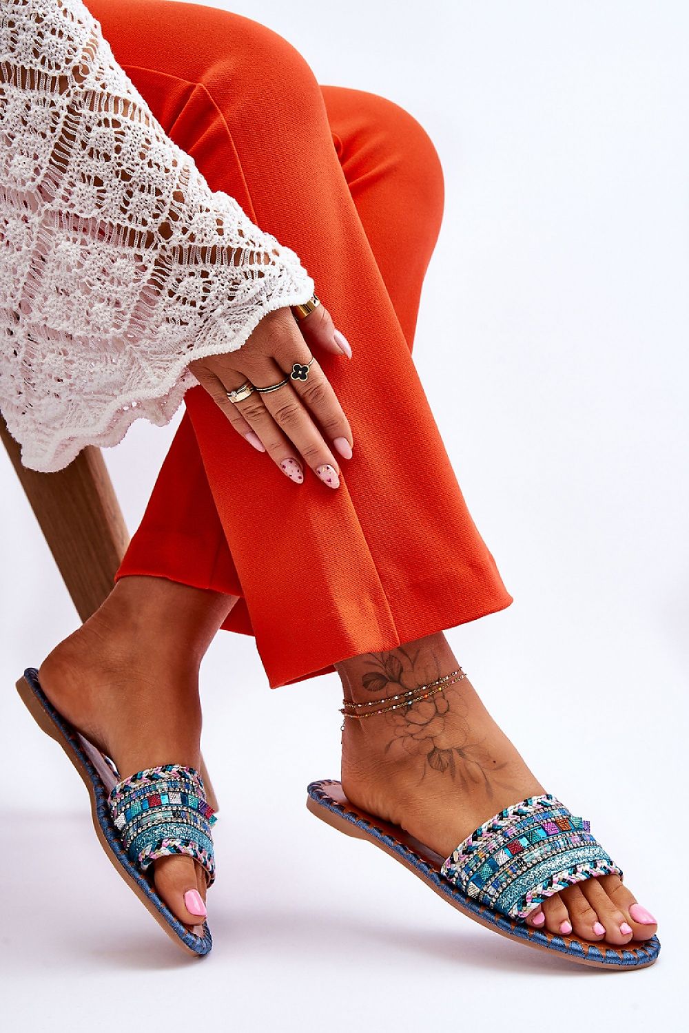 Clacquettes model 178447 Step in style