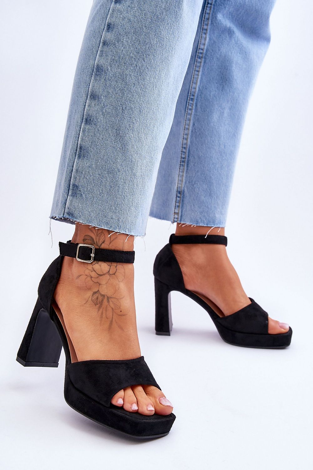 Heeled sandals model 179853 Step in style