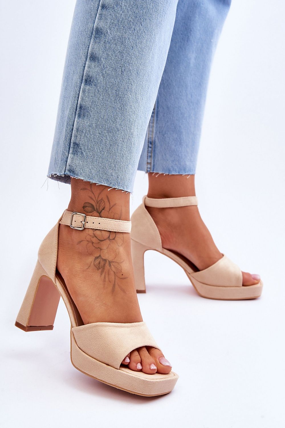 Heeled sandals model 179853 Step in style
