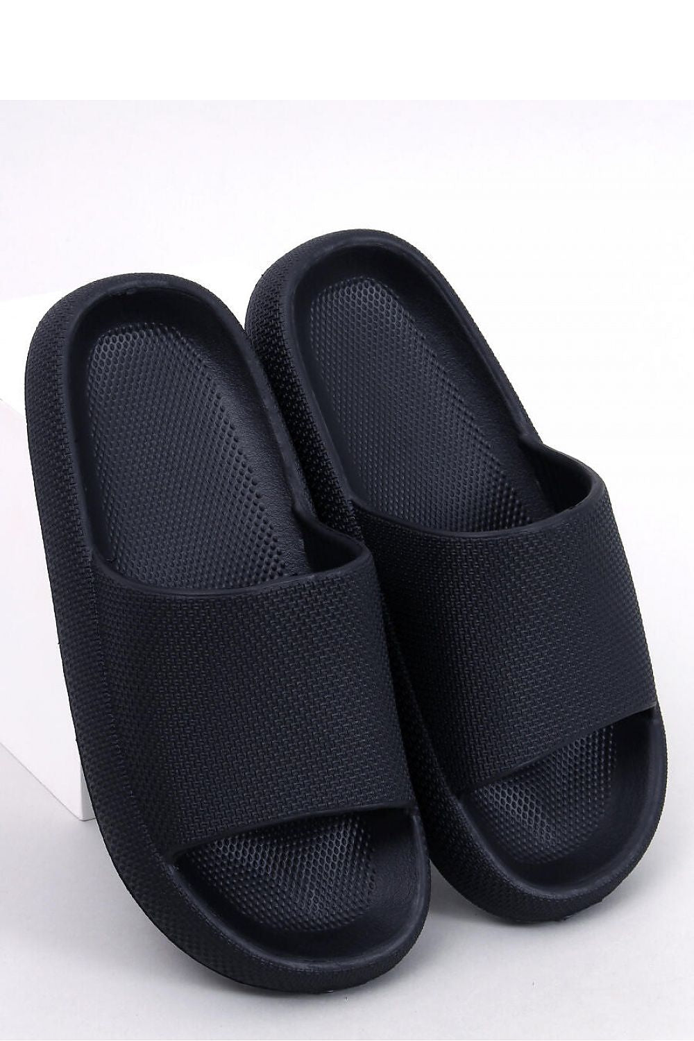 Clacquettes model 180433 Inello