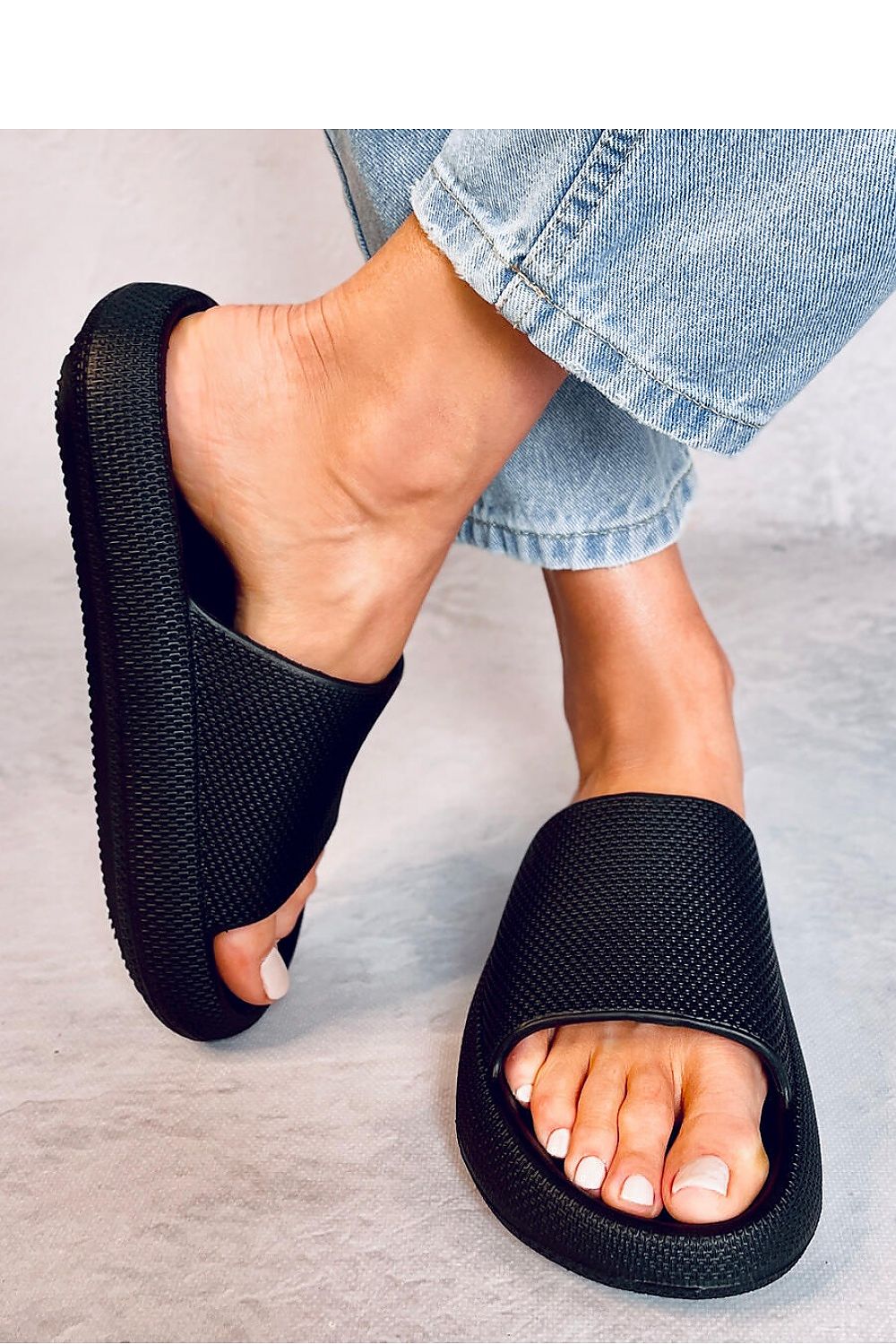 Clacquettes model 180433 Inello
