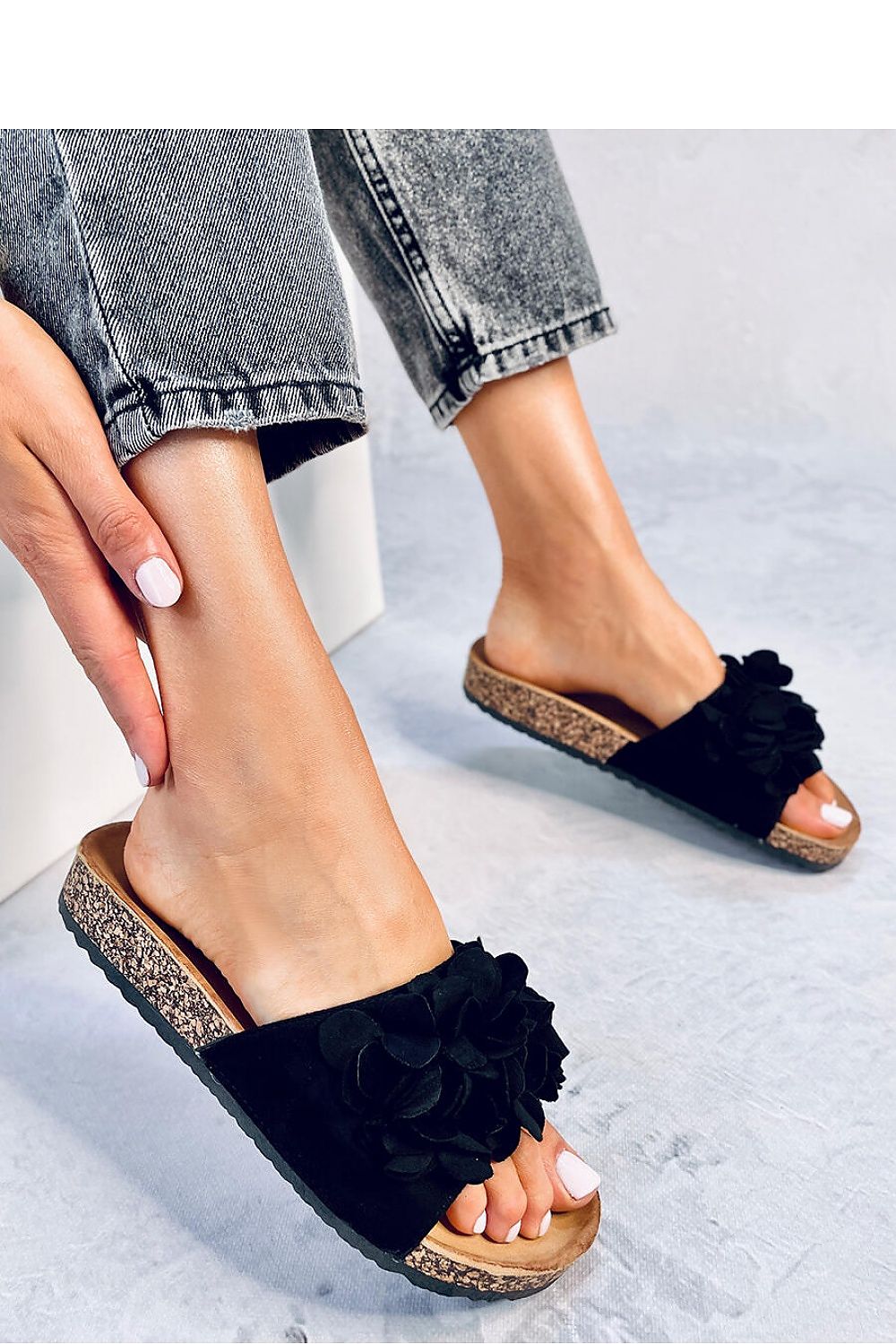 Clacquettes model 180563 Inello