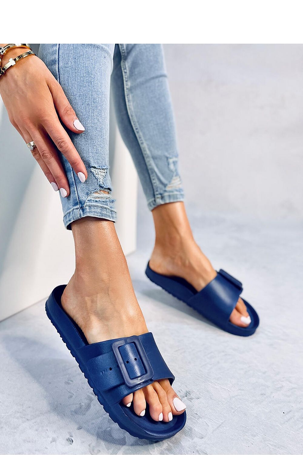 Clacquettes model 180571 Inello