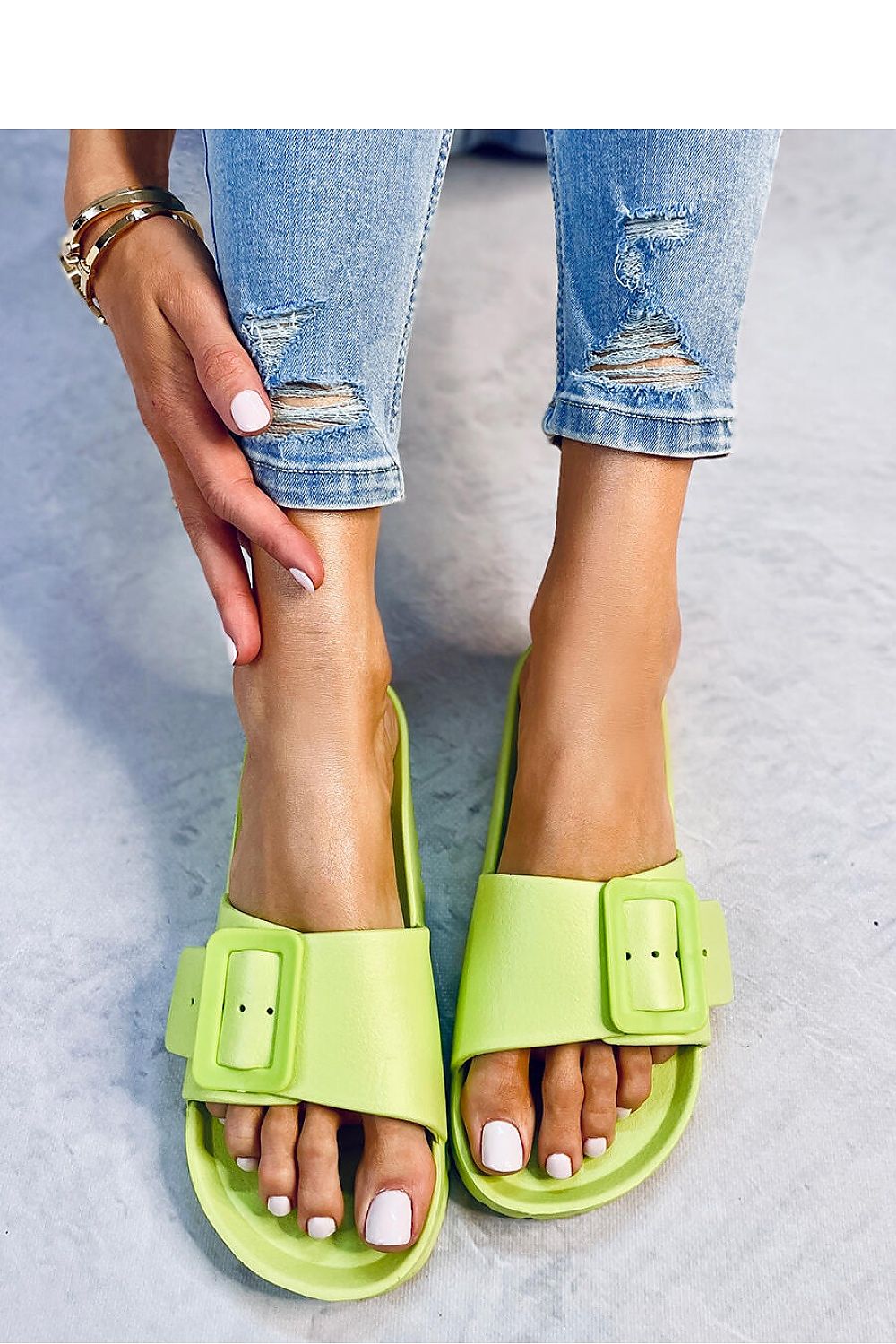 Clacquettes model 180573 Inello
