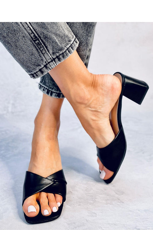 Clacquettes model 180613 Inello