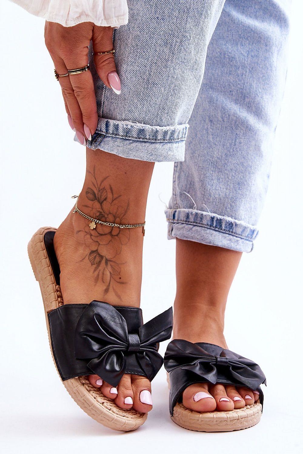 Clacquettes model 180922 Step in style