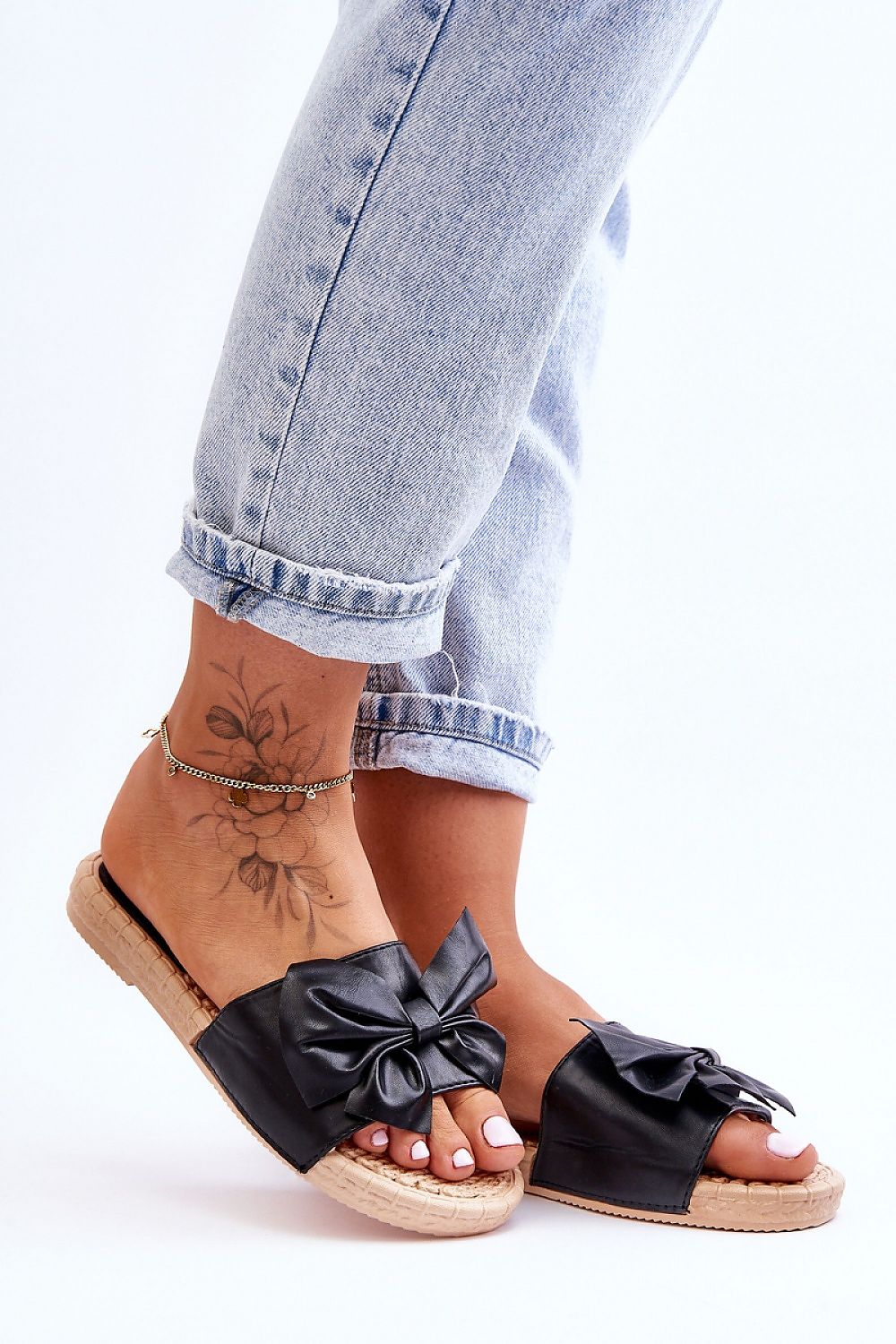 Clacquettes model 180922 Step in style