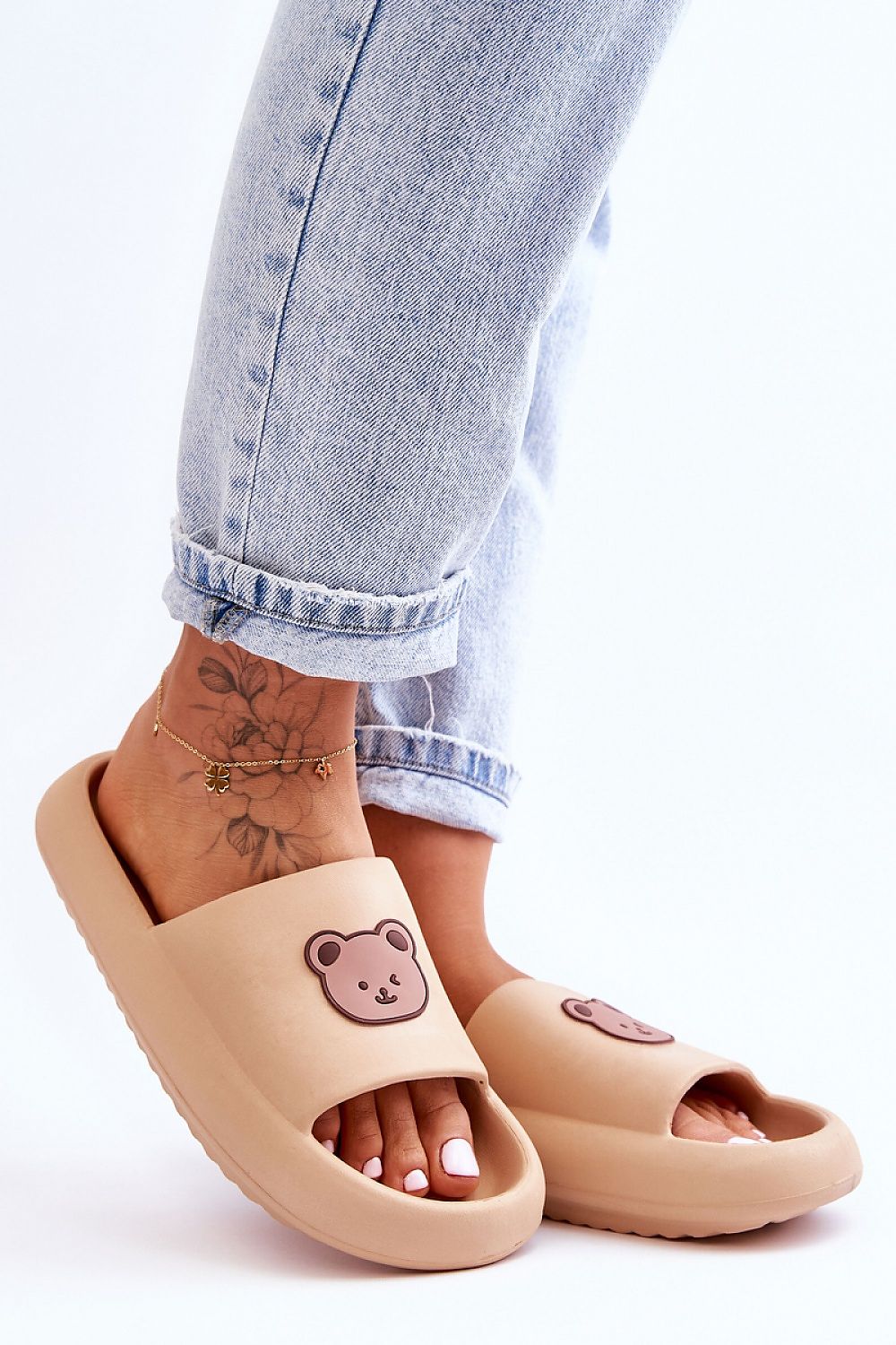 Clacquettes model 180982 Step in style