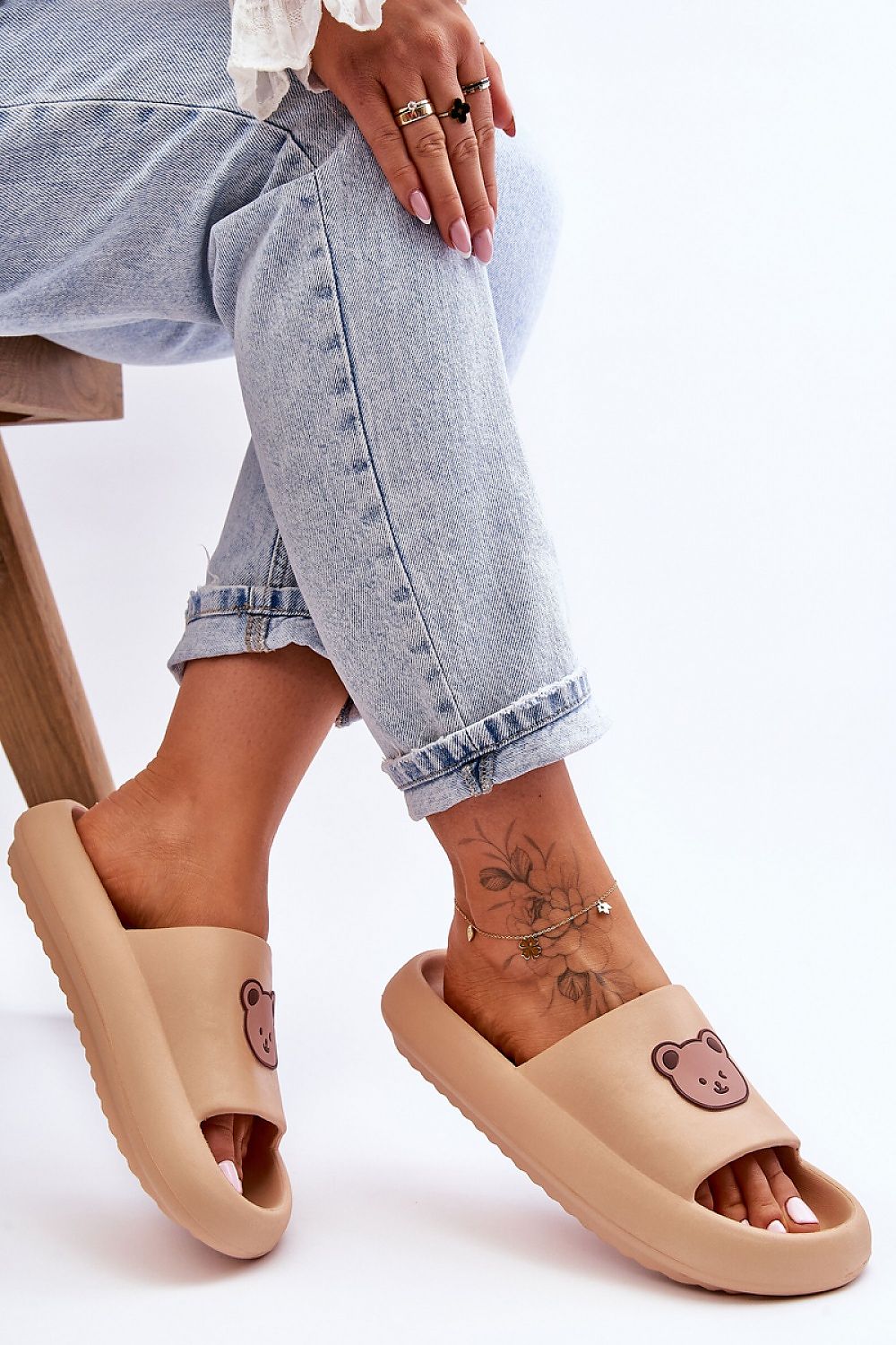 Clacquettes model 180982 Step in style