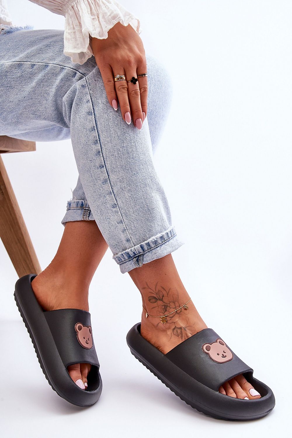 Clacquettes model 180982 Step in style