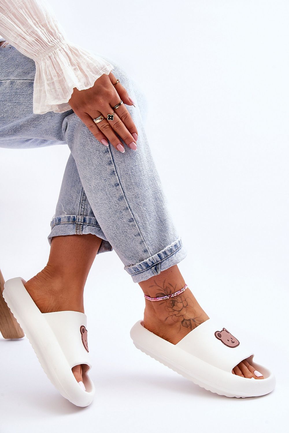 Clacquettes model 180982 Step in style