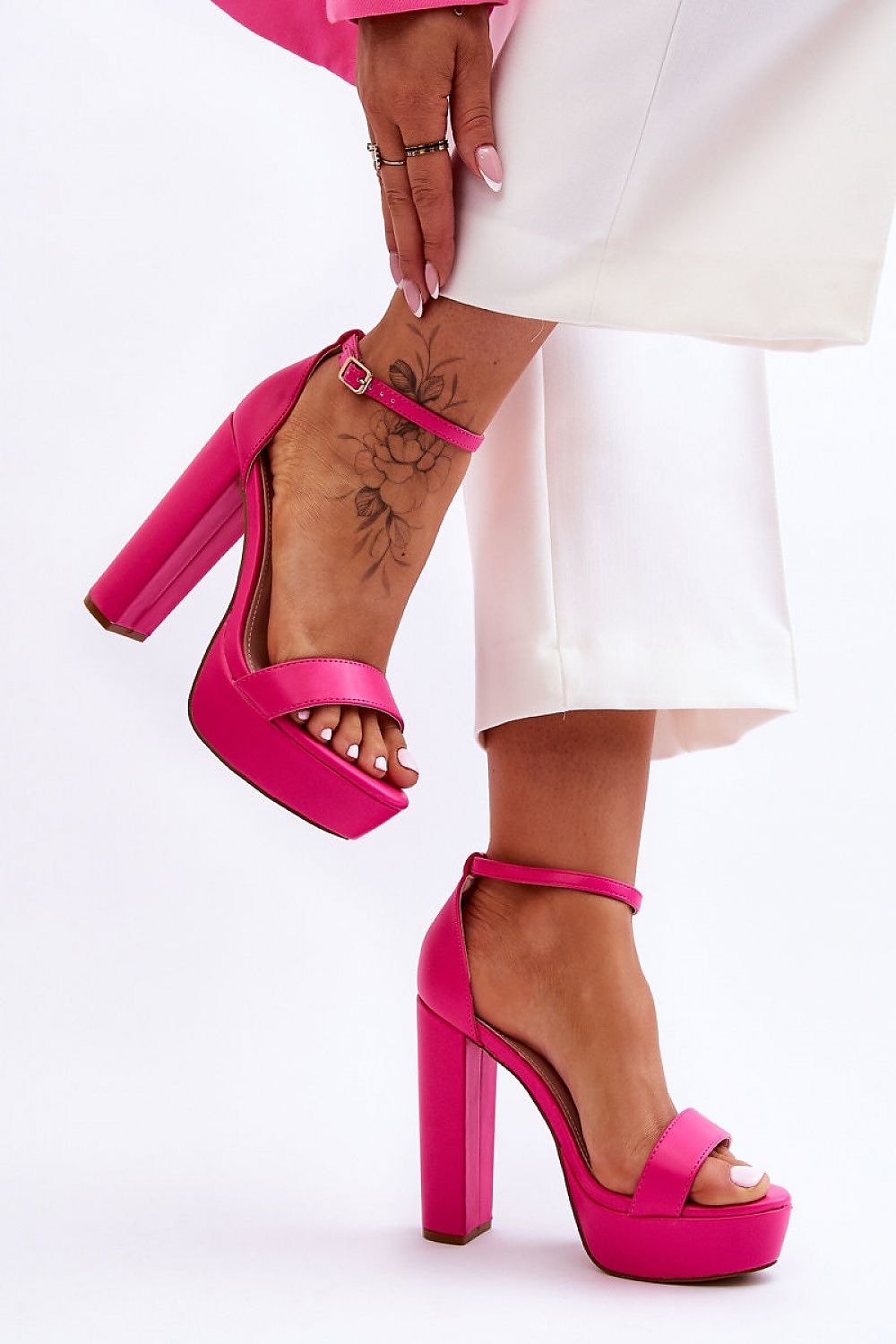 Heeled sandals model 181035 Step in style