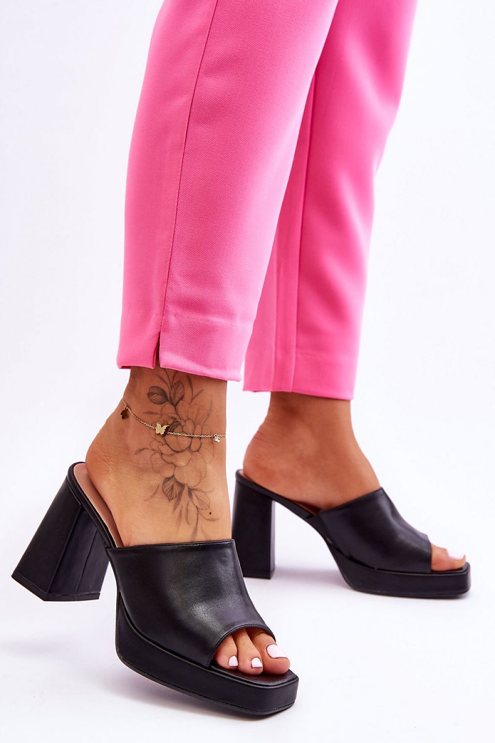 Clacquettes model 181070 Step in style