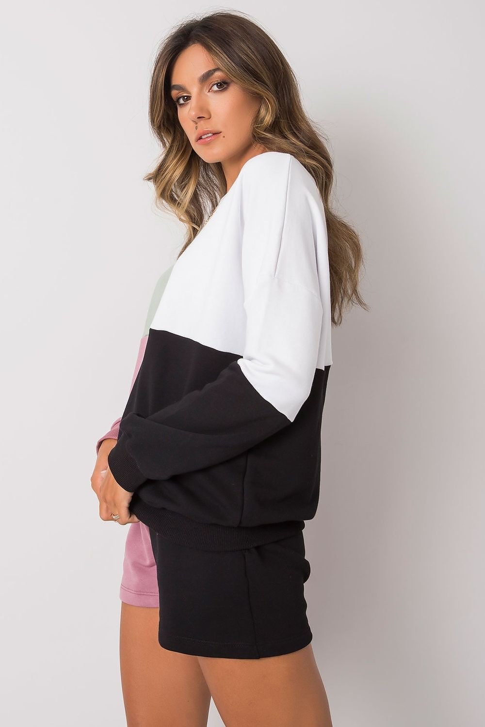 L`ensemble model 181367 Rue Paris