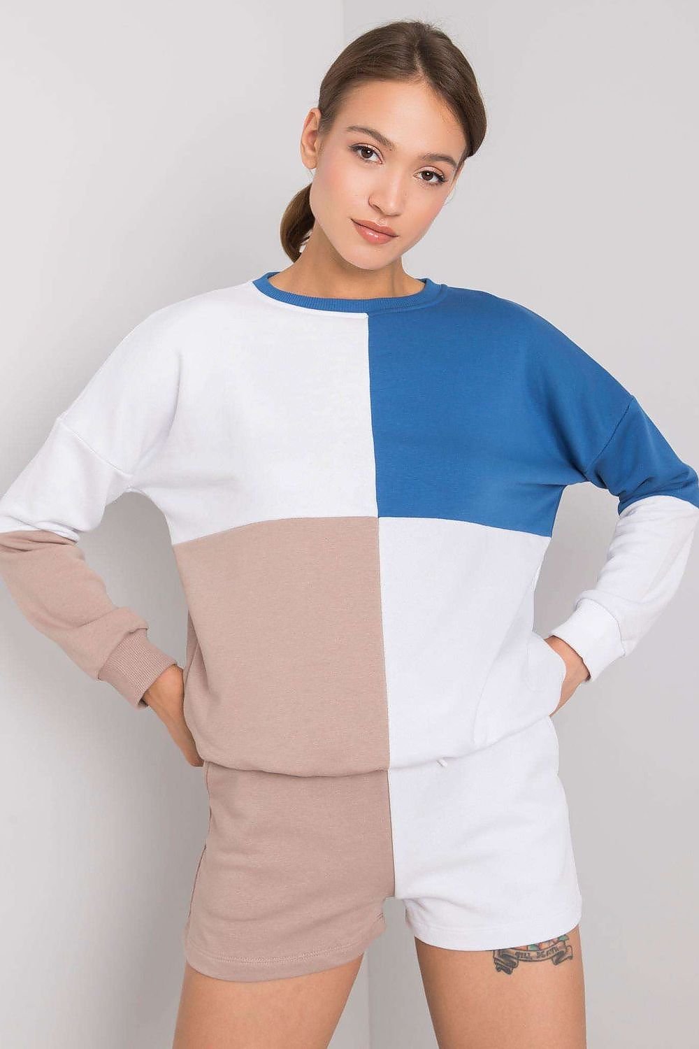 L`ensemble model 181367 Rue Paris
