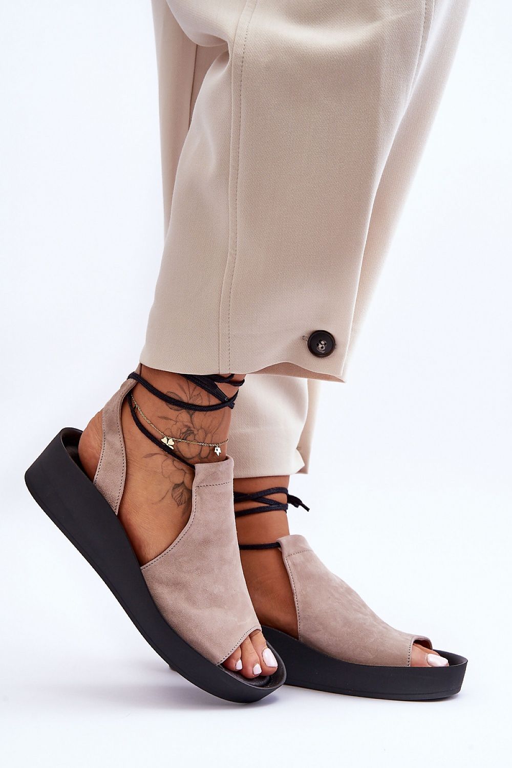 Buskins model 181849 Step in style