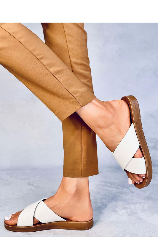 Clacquettes model 181952 Inello