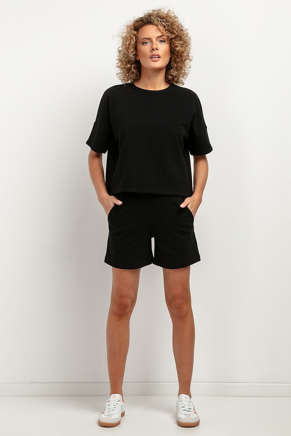 Shorts model 183186 Tessita