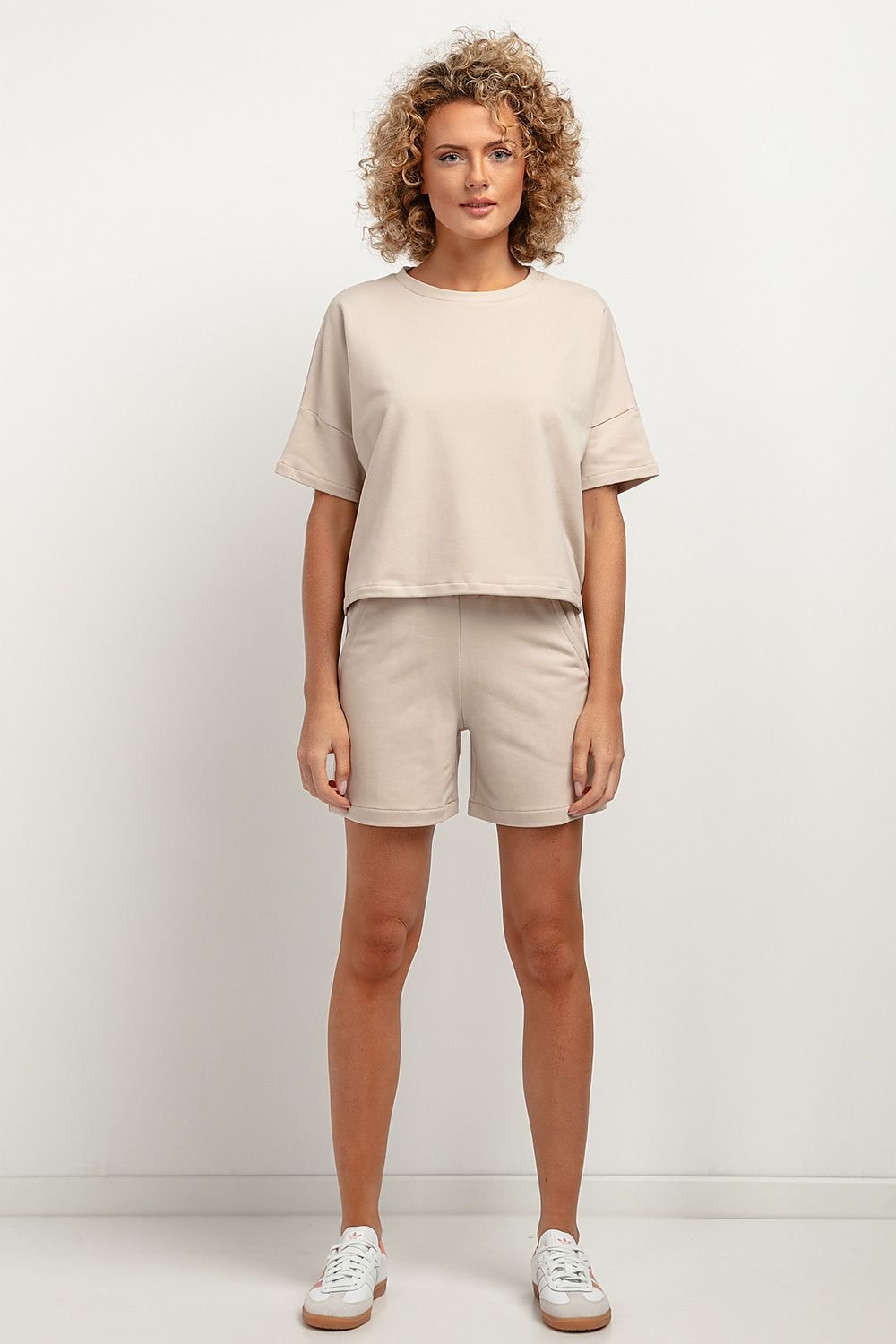Shorts model 183186 Tessita