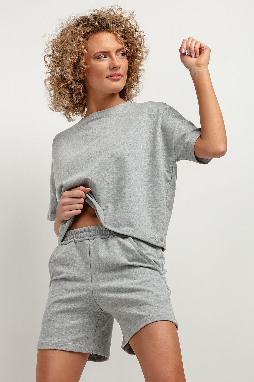 Shorts model 183186 Tessita