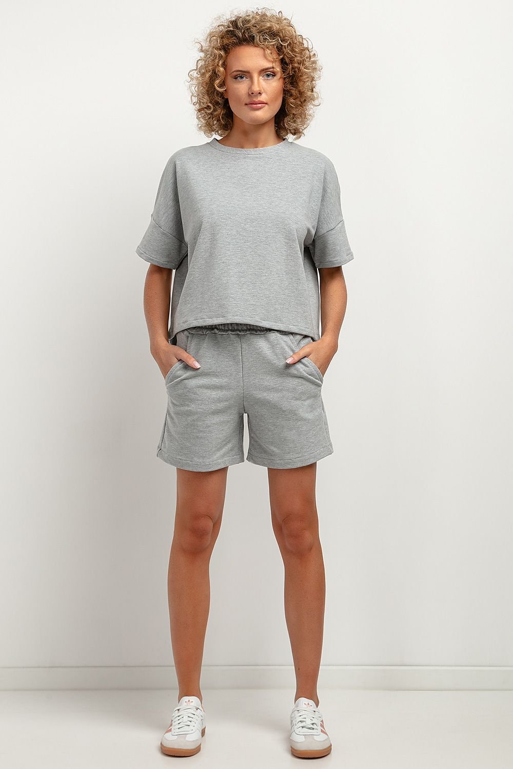 Shorts model 183186 Tessita