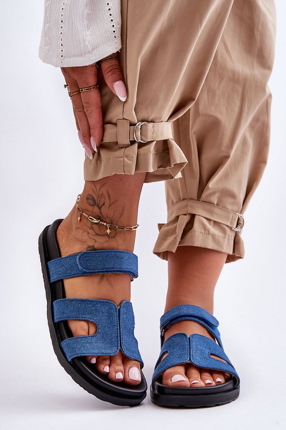 Clacquettes model 183451 Step in style