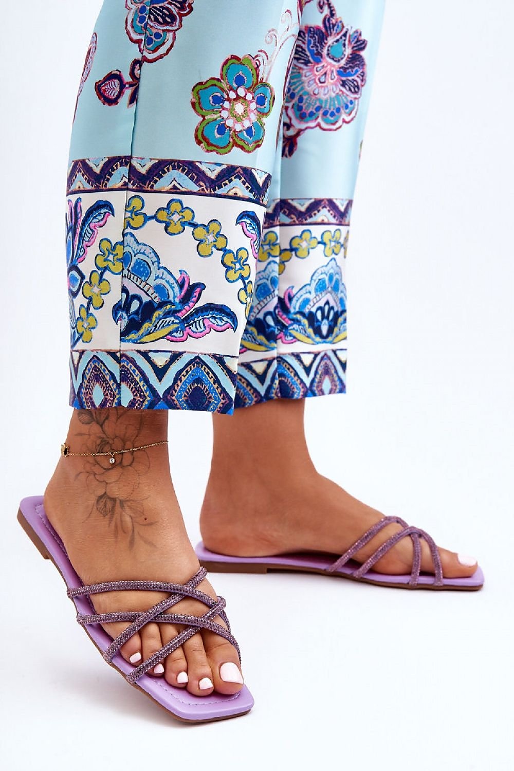 Clacquettes model 183622 Step in style