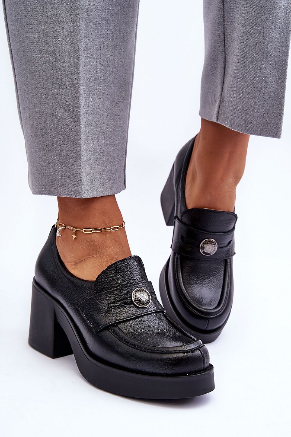 Low heeled shoes model 183950 Step in style