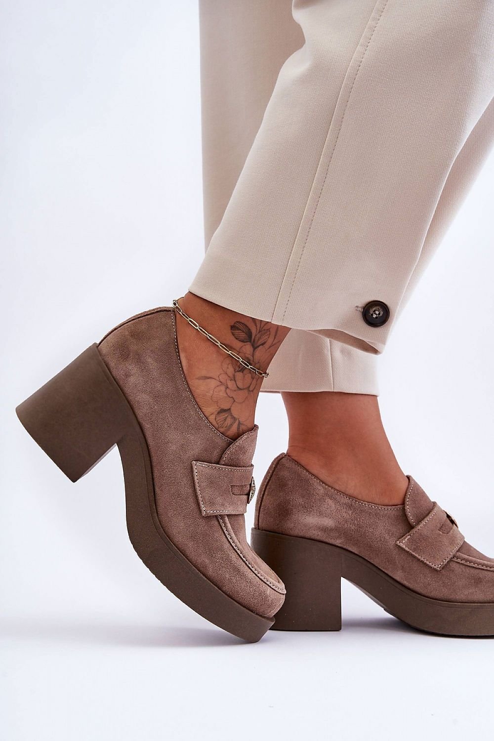 Low heeled shoes model 183950 Step in style